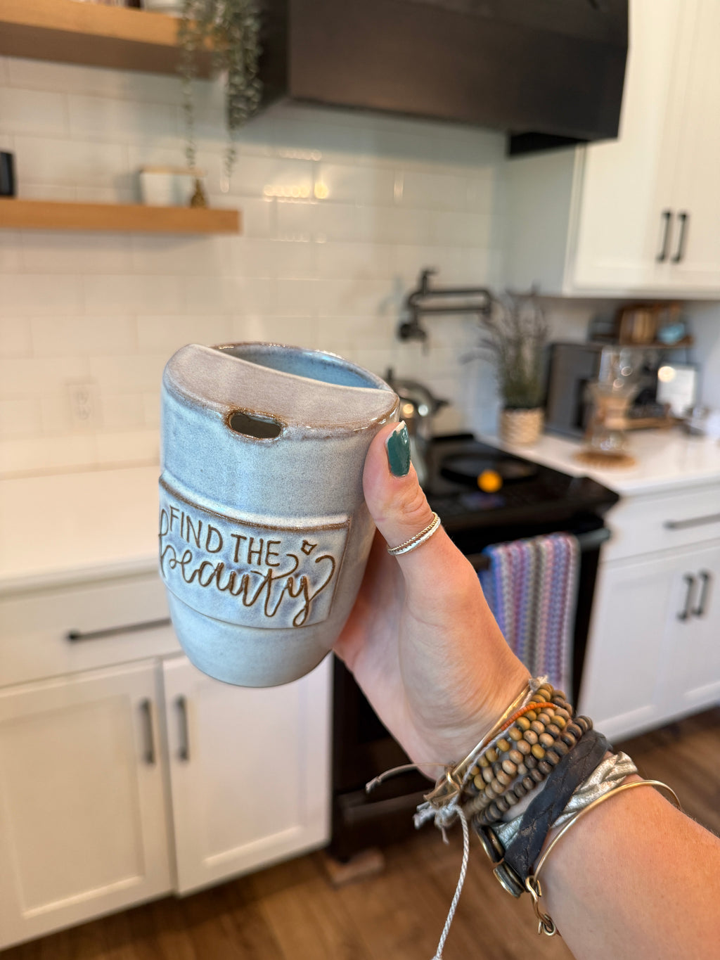Find the Beauty mug (PRE-ORDER), to-go style 16 ounce